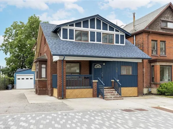 31 John St, Toronto, ON M9N 1J4