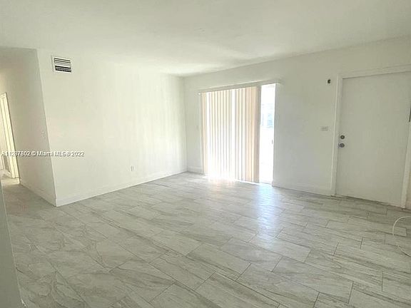 5th image of 1511 NE 42nd St