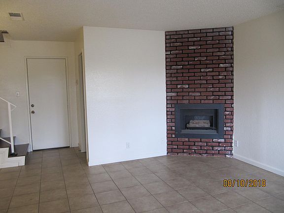 4th image of 1685 E Kingsley Ave APT D