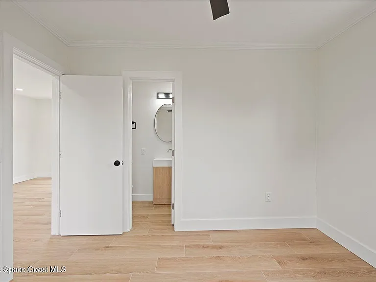 301 W Rutgers St — Photo 16