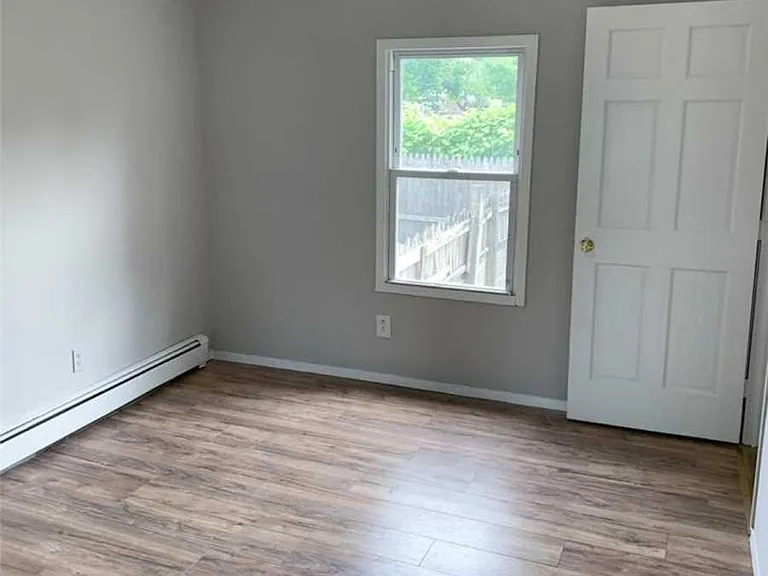 50-58 Bayville Ave #5 — Photo 11