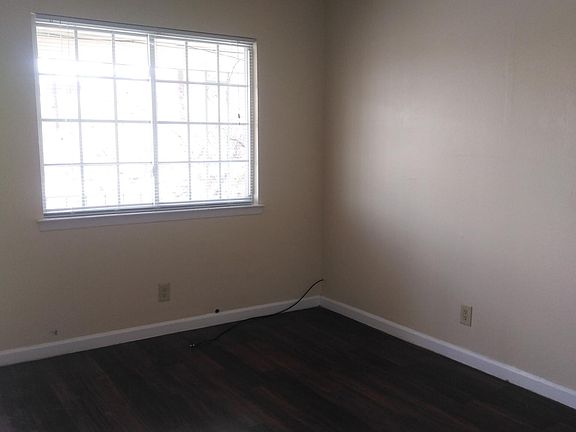 4th image of 1601 E 8th Ave #8