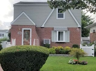 373 Roxbury Rd S, Garden City, NY 11530