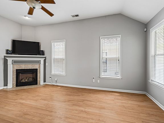 5th image of 1222 Isle Bay Dr