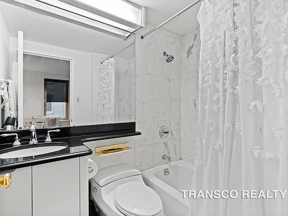5th image of 106 Central Park S APT 14D