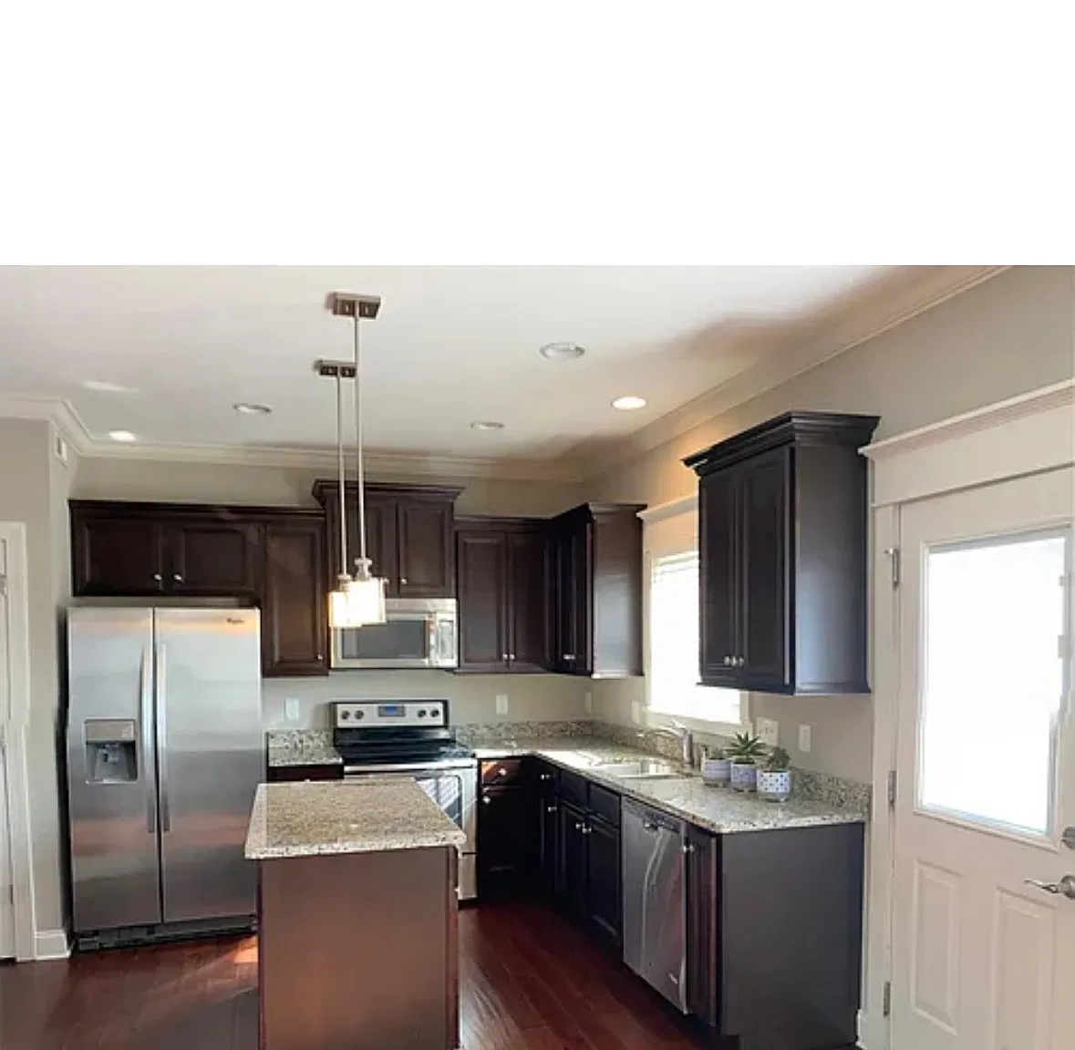 173 Bellingham Dr NE — Photo 3