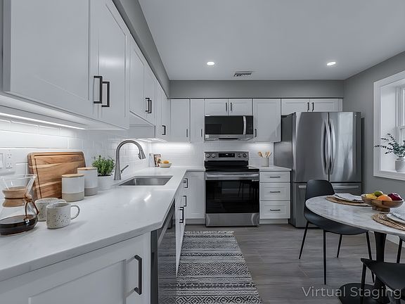 2nd image of 468 Glen Cove Ave #1