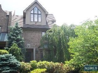 180 Camelot Gate UNIT 180, Park Ridge, NJ 07656