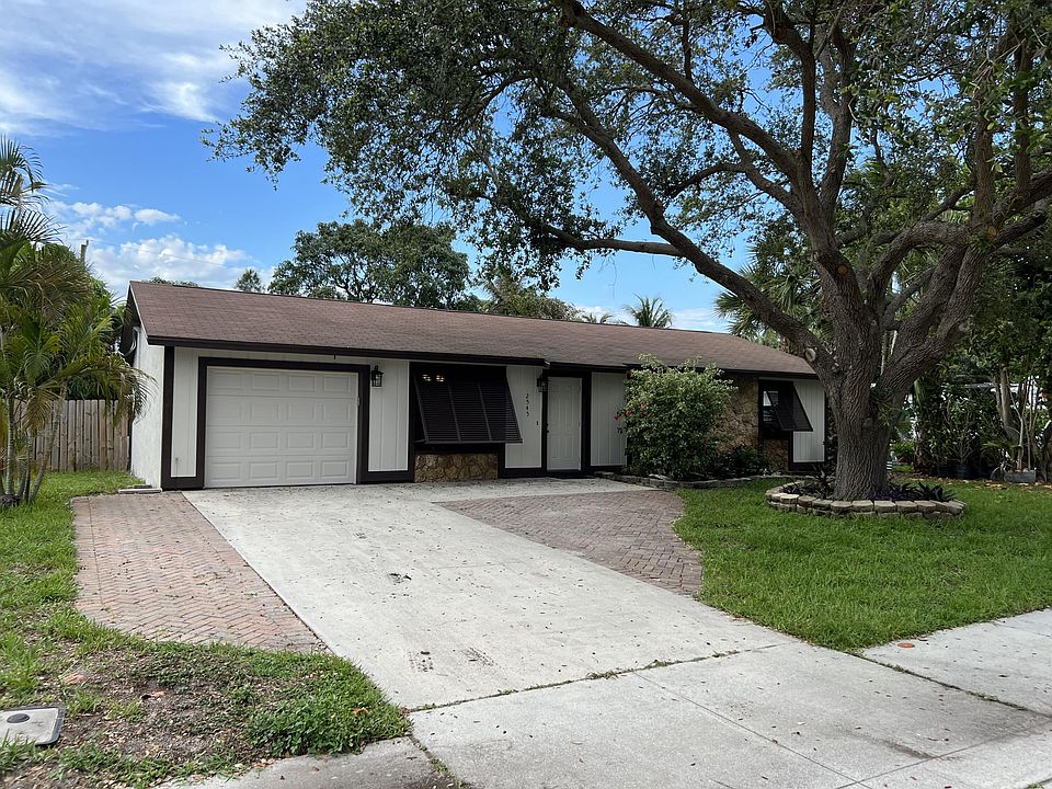 1st image of 2545 Conroy Dr #2545