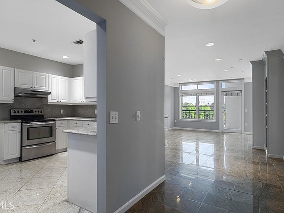 5th image of 3334 Peachtree Rd NE APT 305