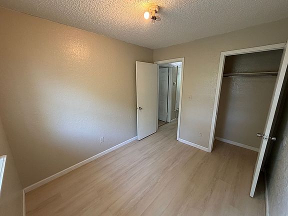 2nd image of 109 SE 42nd St APT D