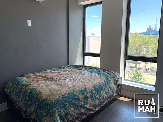 Rented by Rumah Realty Inc | media 8