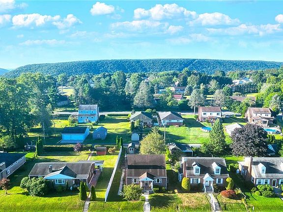 4th image of 21 Meadow Ave