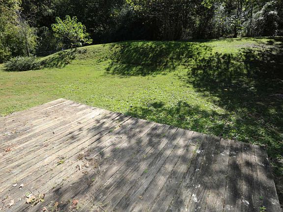 3rd image of 4016 Acorn Dr