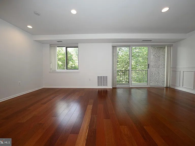1640 Oakwood Dr #W-216 — Photo 15