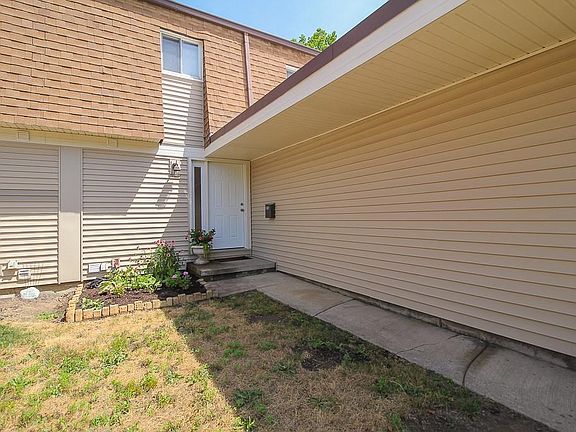 3rd image of 26534 Sussex Dr
