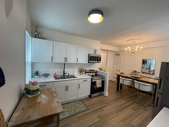 2nd image of 117-123 S 3rd St #1