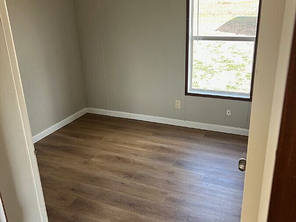 3rd image of 2575 Mogford Rd #1