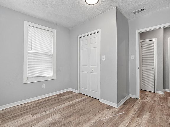 3rd image of 564 E 60th St
