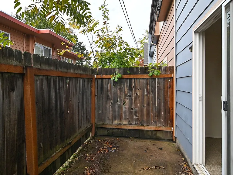 1437 High St — Photo 10