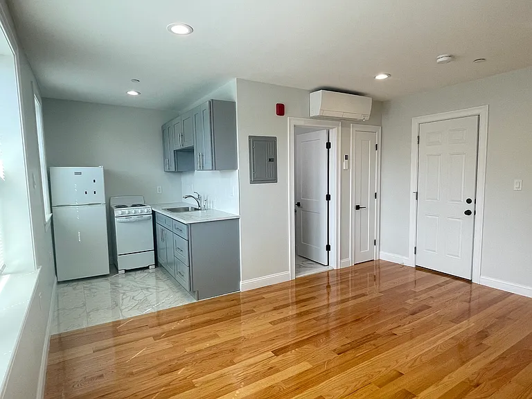 325 Newport Ave #34 — Photo 5