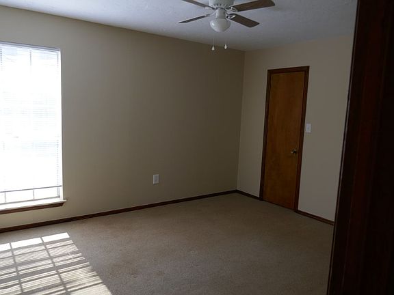 4th image of 607 SE 41st St APT B