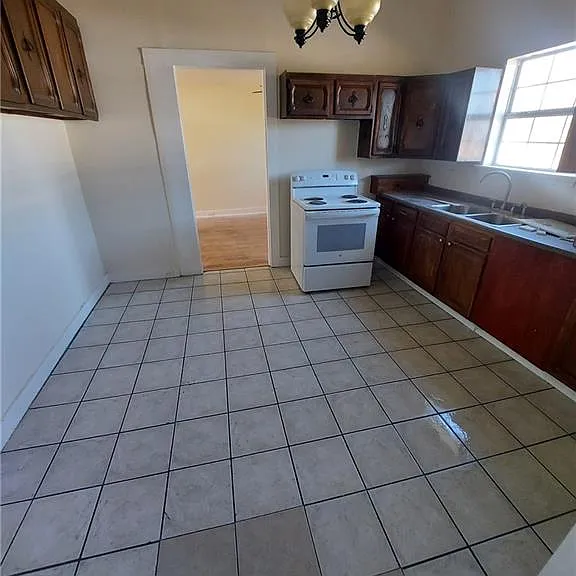 1101 L B Landry Ave — Photo 3