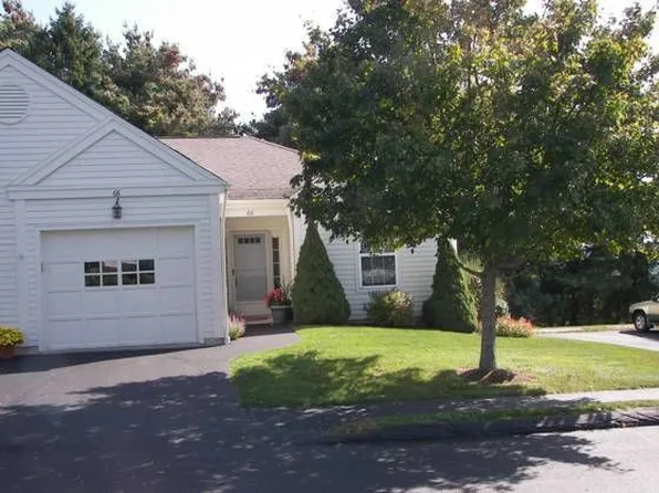 68 Elizabeth Cir, Sandy Hook, CT 06482
