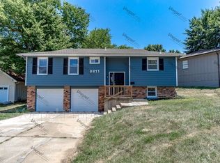 9811 Hillcrest Rd, Kansas City, MO 64134