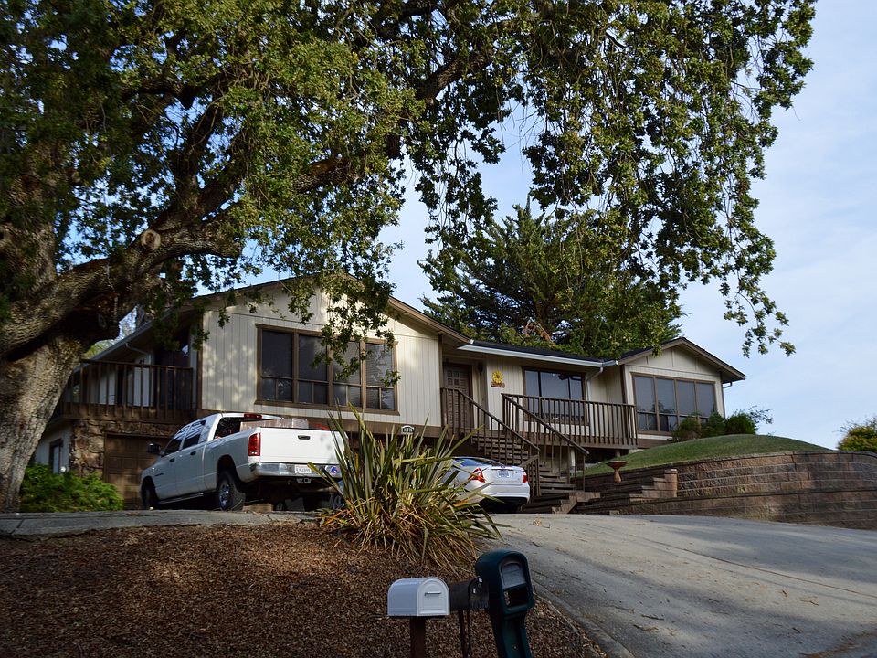 1st image of 16770 Oak View Cir