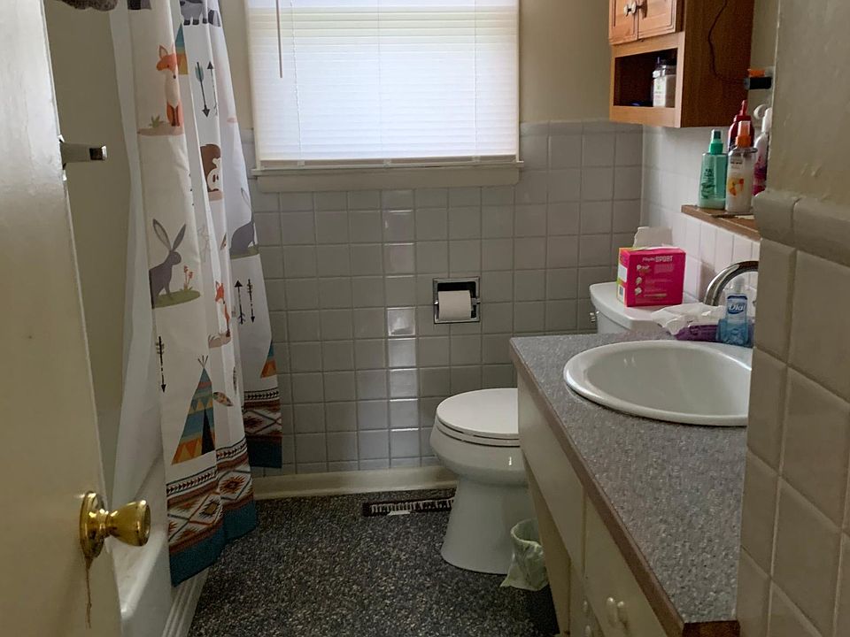2nd image of 1203 Cloud Cir