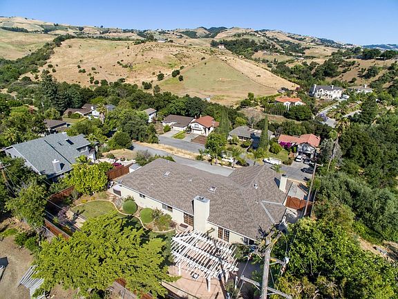 3rd image of 3601 Morrie Dr