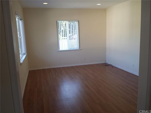3rd image of 424 W Lomita Ave
