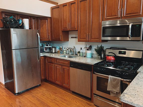 2nd image of 1963 N Bissell St APT 1R