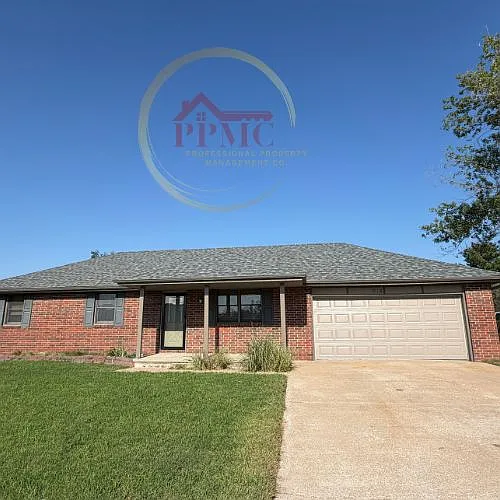 3 bed, 1209 sqft, $1,495 — Photo 1