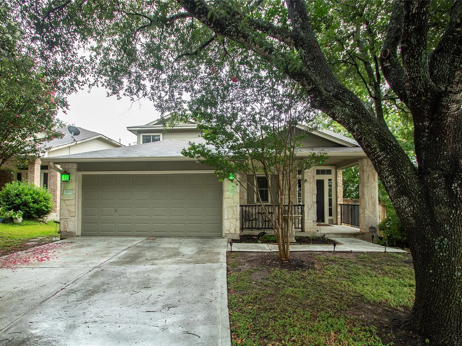 3 bed, 2.5 bath, 1745 sqft, $2,095 — Photo 3