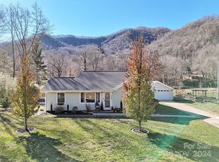 9502 Cruso Rd, Canton, NC 28716