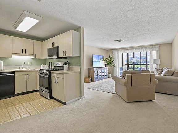 3rd image of 4234 N Main St APT 208