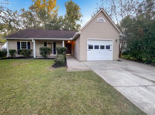 102 Nottingham Ct, Summerville, SC 29485