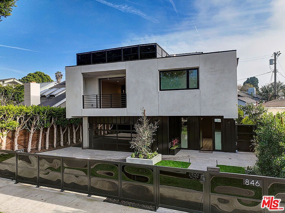 1st image of 846 Dickson St