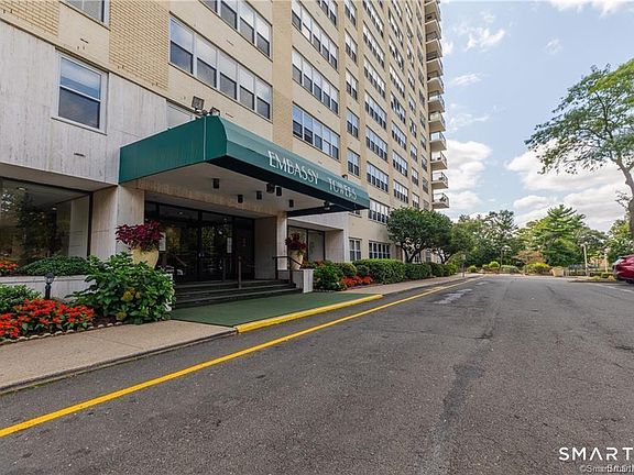 4th image of 2625 Park Avenue #14J