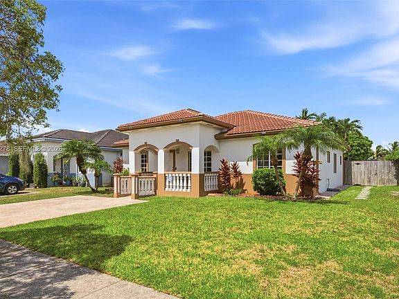 4th image of 22470 SW 103rd Ave