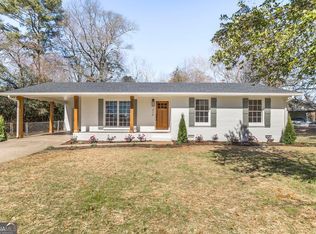 214 Meadowridge Dr, Warner Robins, GA 31093