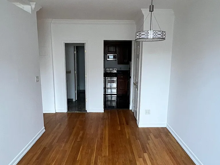106 W 76th St #4B — Photo 2