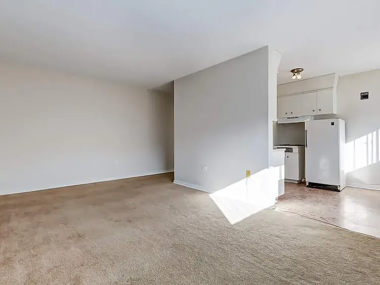 2220 Robinson St — Photo 25