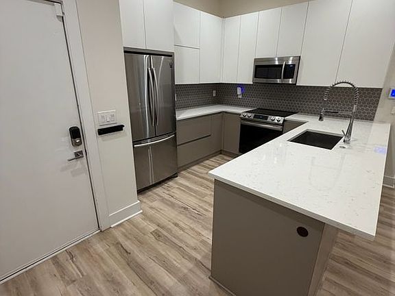 2nd image of 1155 Custer Ave SE #106
