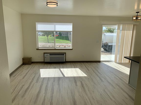 3rd image of 3355 Blackbird Way #1