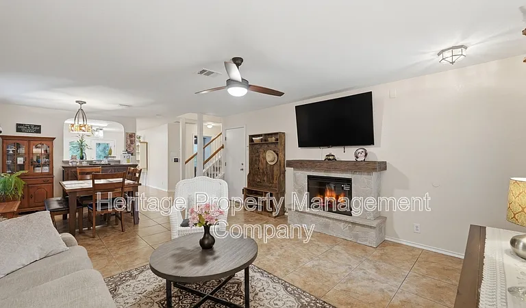 2909 Ashwood Rd — Photo 4