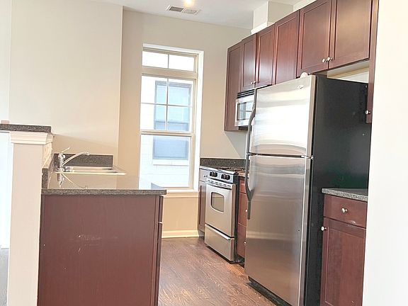 5th image of 3811 S Langley Ave APT 202