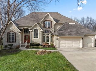 10526 Riggs Dr, Overland Park, KS 66212